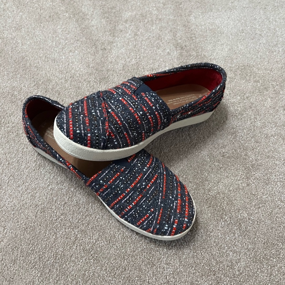 Toms